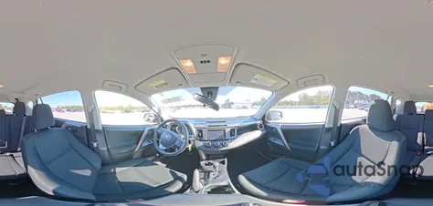 2017 Toyota Rav4 Le z USA, uszkodzony, nr VIN JTMZFREV0HJ711332